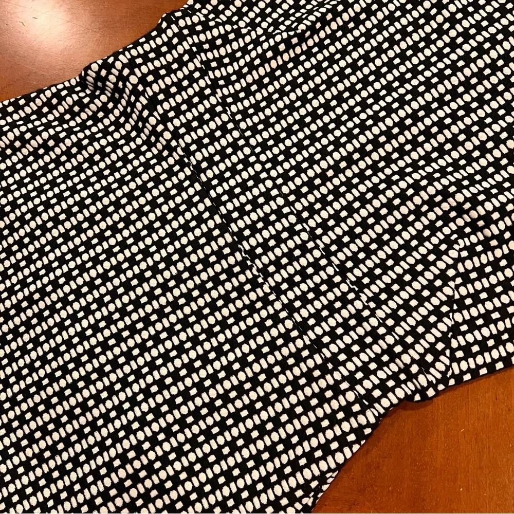 NEW $80 Ann Taylor LOFT Sleeveless Knee-Length Fit & Flare Dress Black Geo Print - Picture 5 of 16
